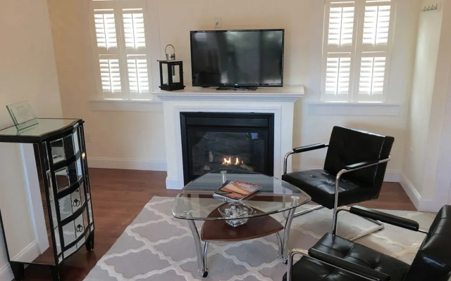 The Platinum Pebble Boutique Inn - Adults Only
