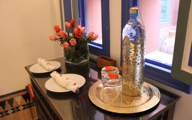 Riad Kaiss by Anika
