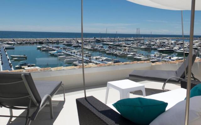 First Line Duplex Puerto Banus Sleeps 8 People