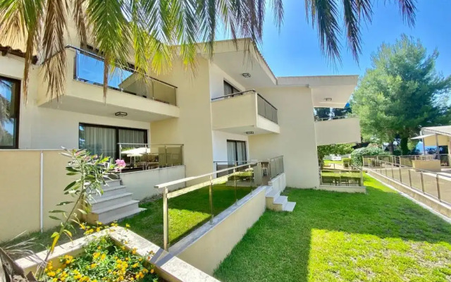 Greek Pride Cronwell Rahoni