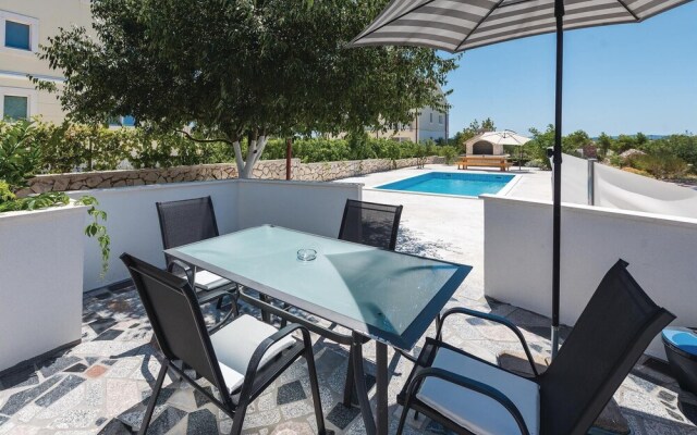 Nice Home in Vodice With Wifi and 4 Bedrooms