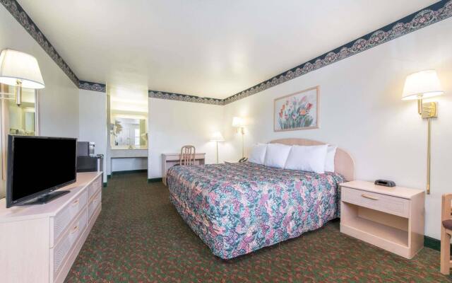 Travelodge by Wyndham Wichita Falls