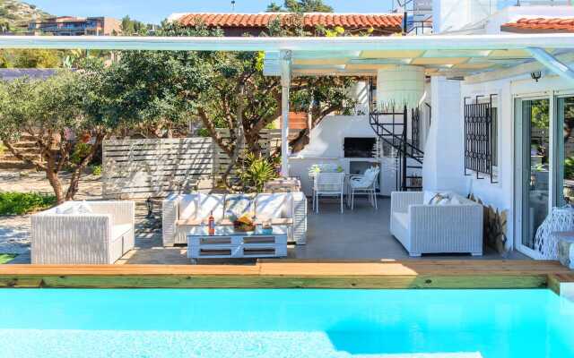 Cretan Lodge Private Heated Pool