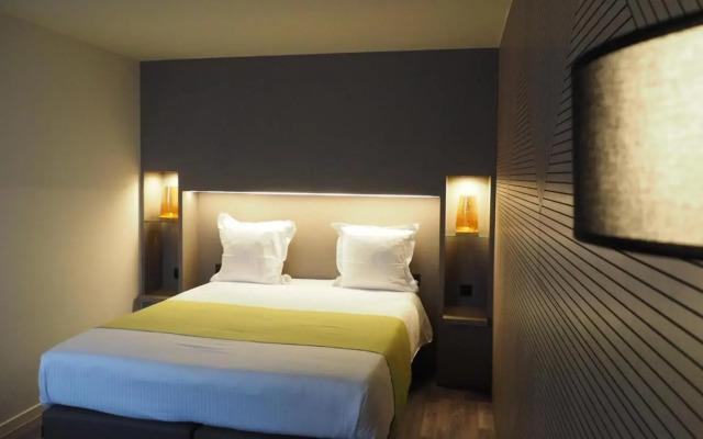 Flanders Hotel