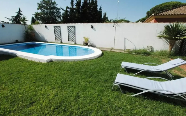Chalet con piscina privada casa blanca