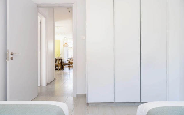Solenne Stylish 2-BR Apt in Larnaca