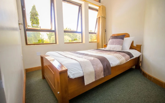 Crown Suites Hotel