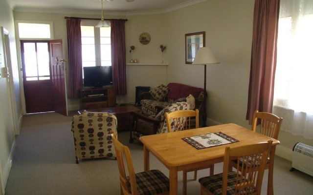 Broken Hill Short Stays Cottage at Willyama