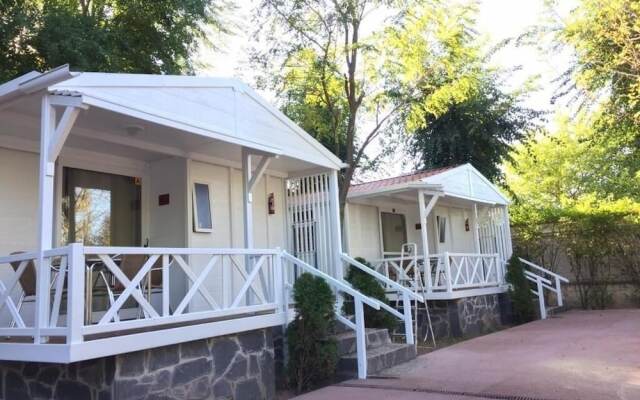 Camping & Bungalow La Playa