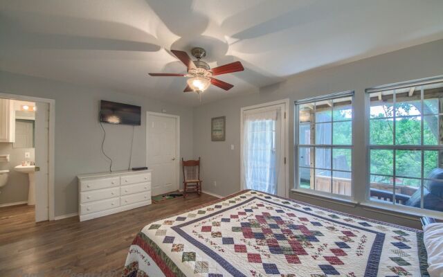 Guadalupe River Retreat RR 1324 4 Bedroom Home by RedAwning