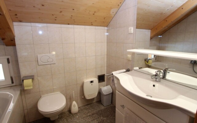 Luxurious Holiday Home in Stadl an der Mur with Hot Tub