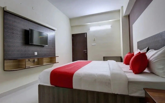 Sri Manis Residency by OYO Rooms