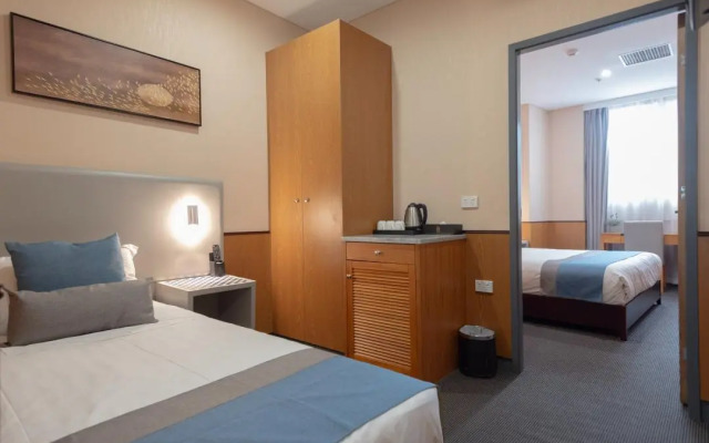YEHS Hotel Sydney QVB