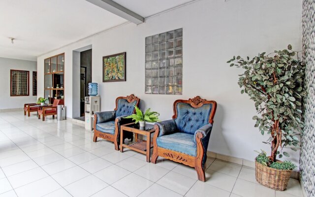 Super OYO Capital O 93240 Candra Dewi Hotel