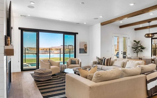 Playa Lucaya By Redawning