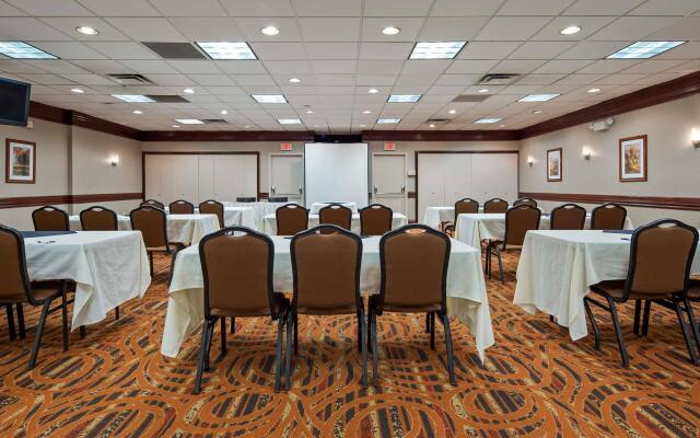 Best Western Plus Bridgeport Inn