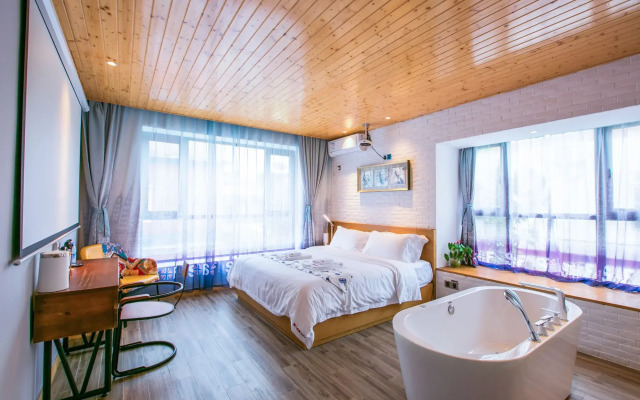 Maan Coco Travelling Boutique Inn