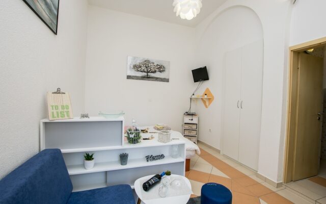 Apartment Neno Grebastica