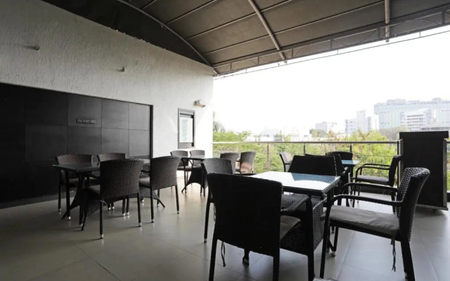 Capital O 697 The Sirona Hotel