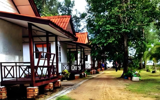 J2B Beach Bungalows