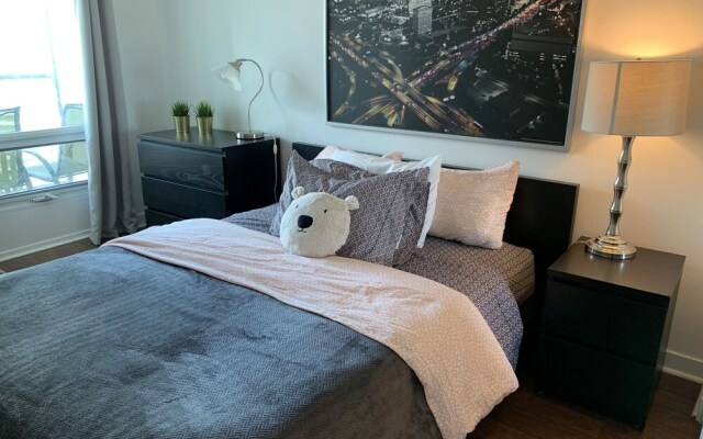 Room near Blue Jays CN Tower