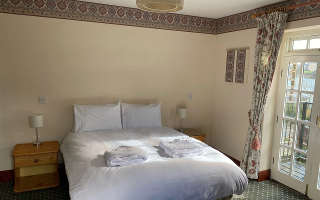 Victoria Hotel Menai Bridge