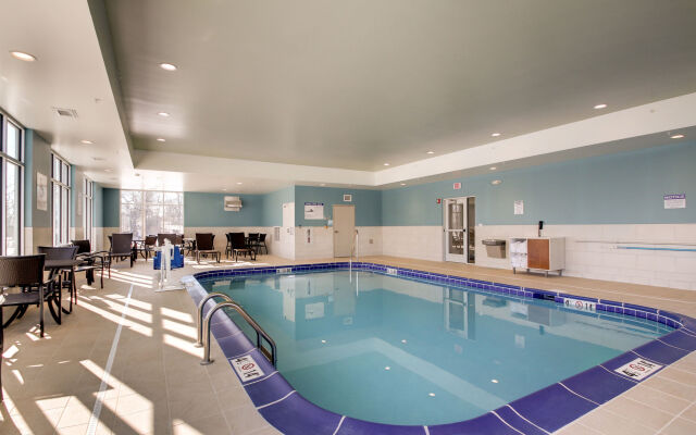 Holiday Inn Express & Suites Galesburg by IHG