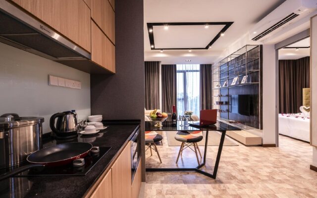 Expressionz KLCC by Wodages