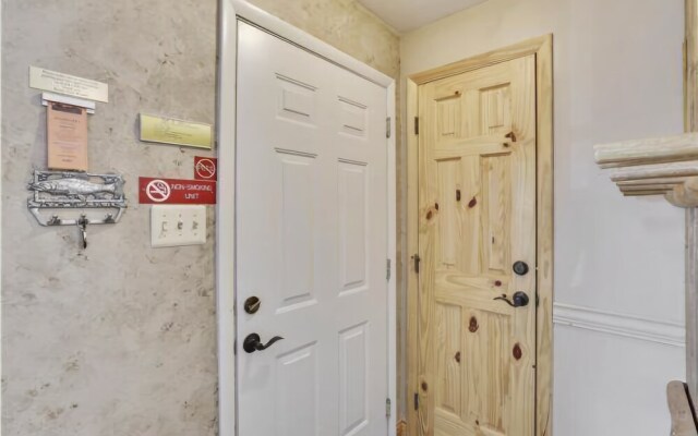 Tannhauser 212 - 2 Br Condo