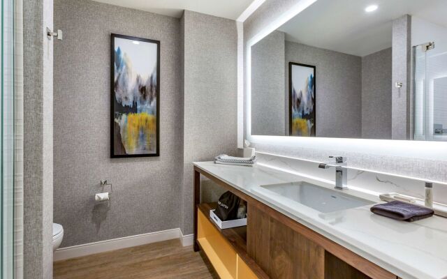 Hotel Centro Sonoma Wine Country, Tapestry Collection Hilton