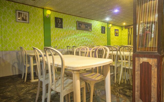 OYO 3875 Hotel Everest Glory
