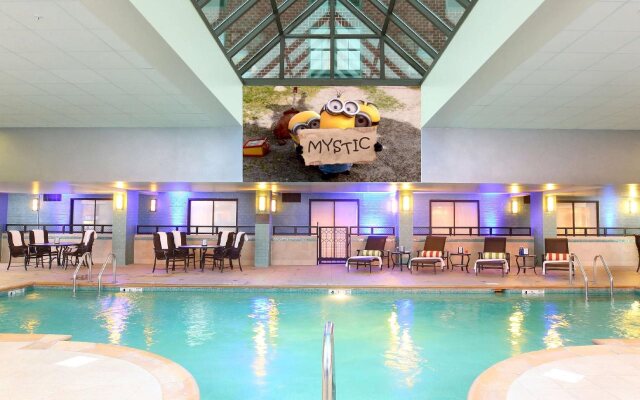 Hilton Mystic