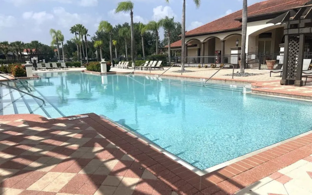 Private Pool Workspace Near All Attractions