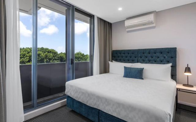 Meriton Suites Waterloo
