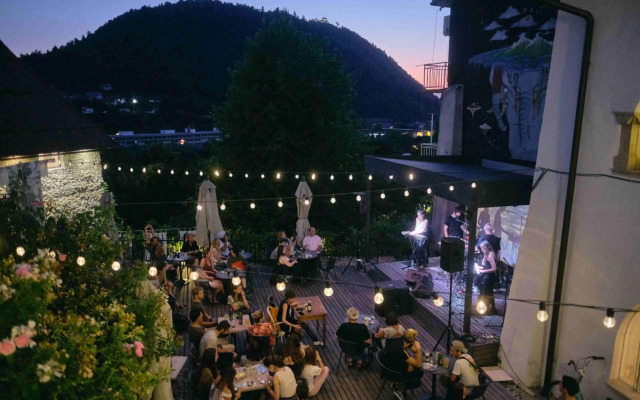 Layer's Art Residences