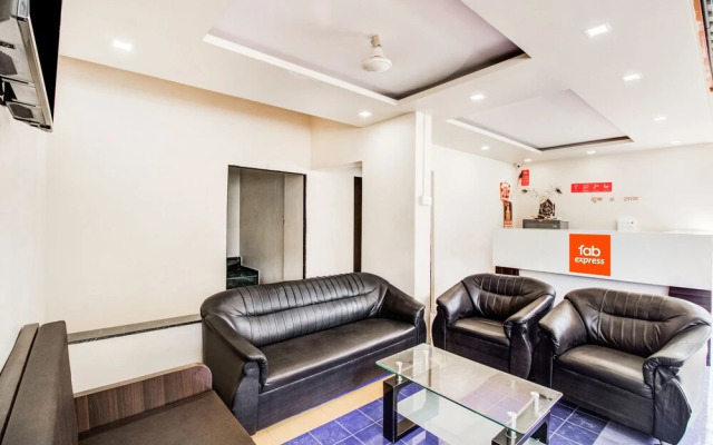 FabHotel Royal Inn