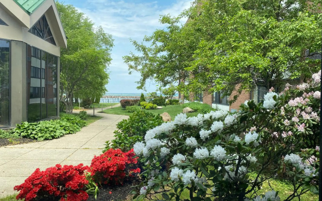 Clarion Hotel Conference Center on Lake Erie