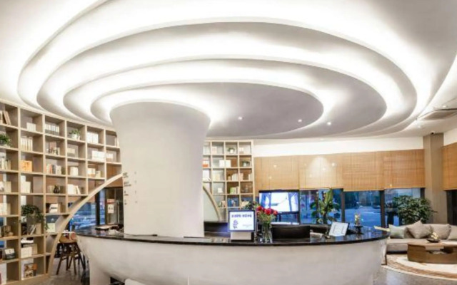Scholars Hotel