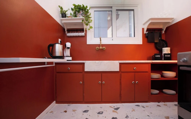 Ruby's Urban Residence Koukaki
