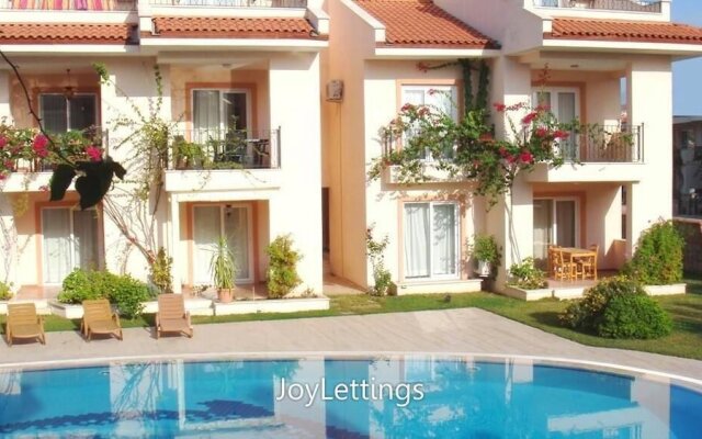 Villa LG12 by JoyLettings
