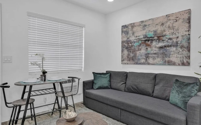 Sunshine Vibes Villa - Close to Beach