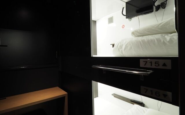 LEO YU CAPSULE HOTEL Funabashi