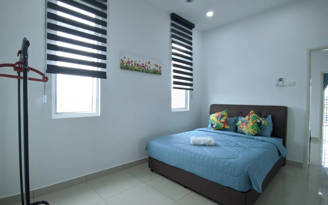 Desaru Comfy Home with Netflix Near Beach, Waterpark & BBQ