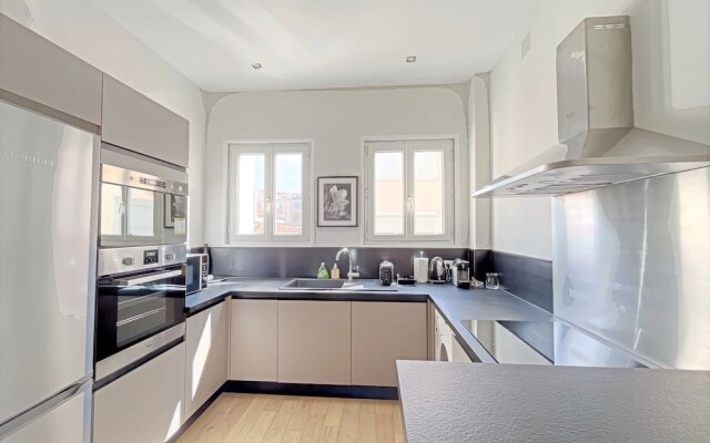 Modern Apartment 20 m from the Sea