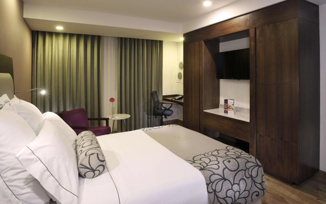 HS HOTSSON Hotel Querétaro