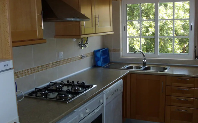 Beautiful 2-bed Apartment in Olhos de Agua