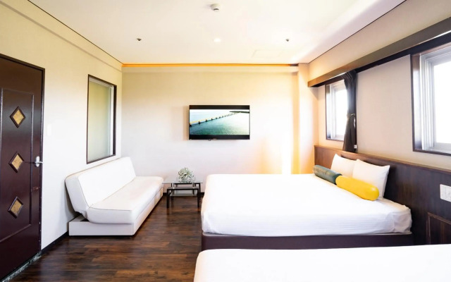 Rycom Crystal Hotel