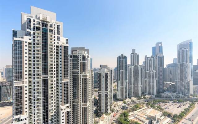 Luxurious 2B With Burj Views in Business Bay