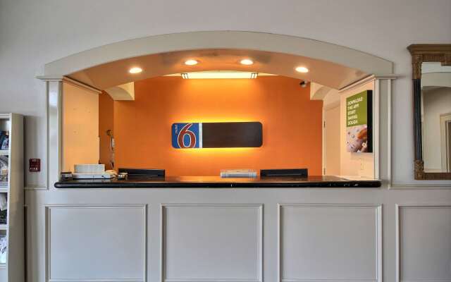 Motel 6 Edinburg, TX