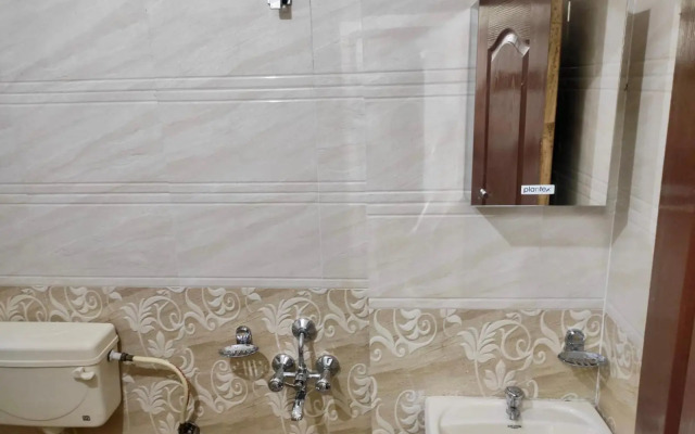 Home to explore Food, History & Shopping